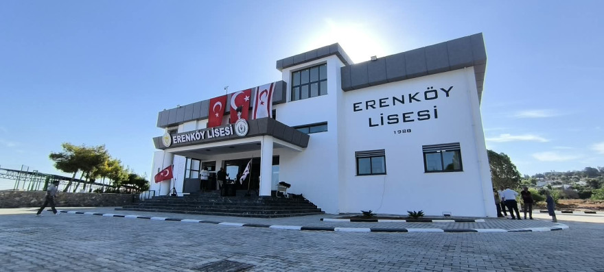 Erenk&ouml;y Lisesi &ouml;ğrencileri yeni binalarında eğitime başladı