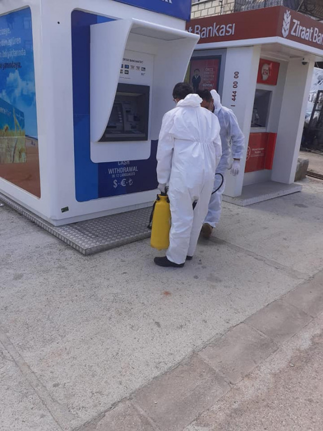 Belediye Sağlık Ekiplerimiz risk ve bulaş olabilecek noktaları ilaçlamaya devam etmektedir.