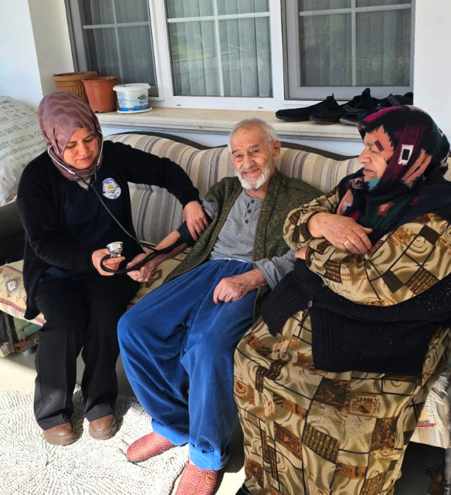 SAĞLIK BAKANLIĞI İLE ERENK&Ouml;Y-KARPAZ BELEDİYESİ&rsquo;NDEN  ORTAK SAĞLIK HİZMETİ S&Uuml;R&Uuml;YOR