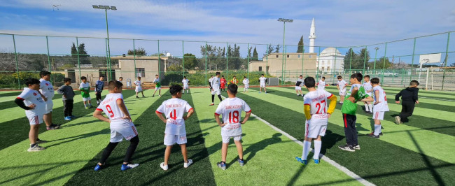 Erenköy Karpaz Belediyesi Futbol Kurslarımıza, &quot;Derince ve Dipkarpaz&#039;da&quot; Devam Ediyoruz.