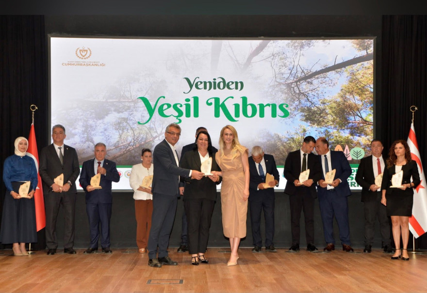Yeniden Yeşil Kıbrıs etkinliğine destek veren kurumlara teşekk&uuml;r plaketi sunuldu